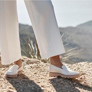 Vionic Kensley Women's Cream Loafers, Size 9